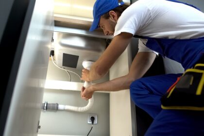 24/7-emergency-plumbing-service:-how-it-helps-with-sewer-line-issues-and-more