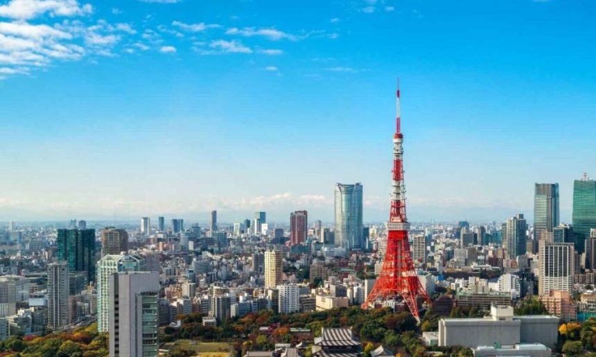 explore-tokyo-tower:-a-journey-above-the-city-lights